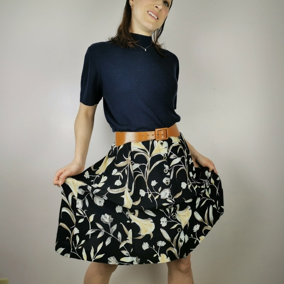 Large vintage Navy floral midi button-up skirt - Picture 2 of 8